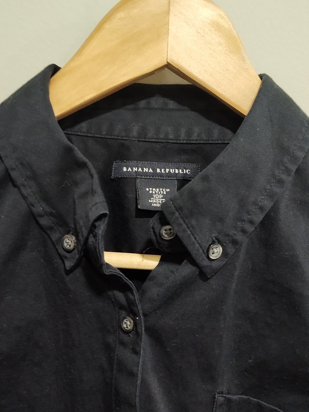 Banana Republic Women's 10p Stretch Petite 3/4 Sleeve Button Down Shirt, Black - Picture 4 of 9